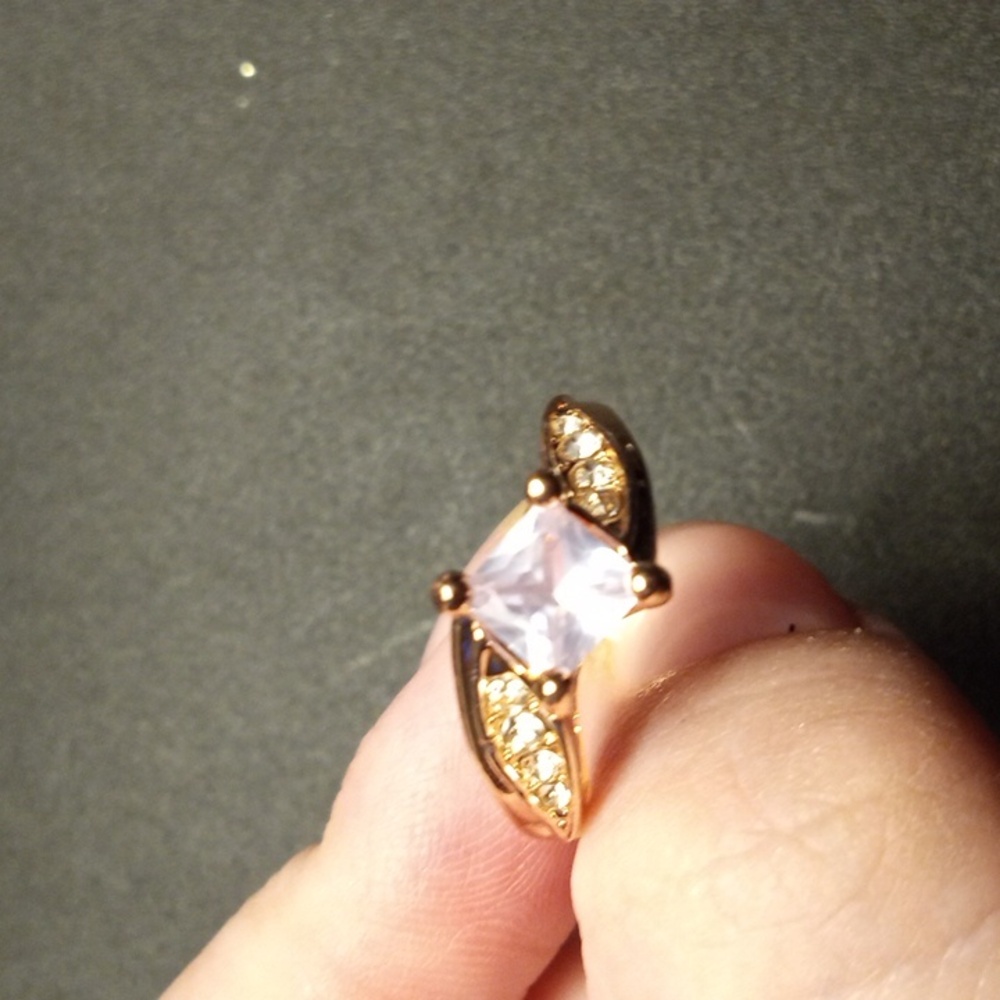 Gorgeous Pale Pink Ring Gold Tone